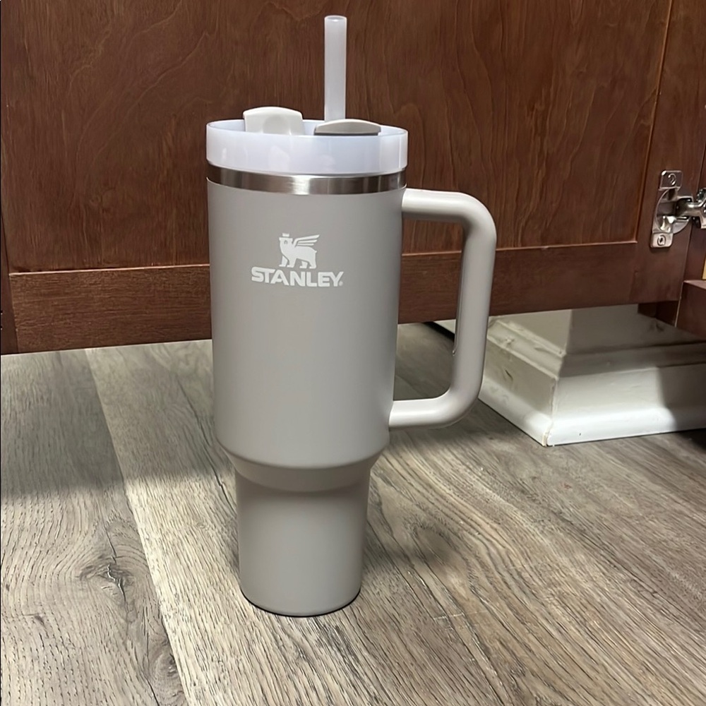 Stanley Gray 40 oz